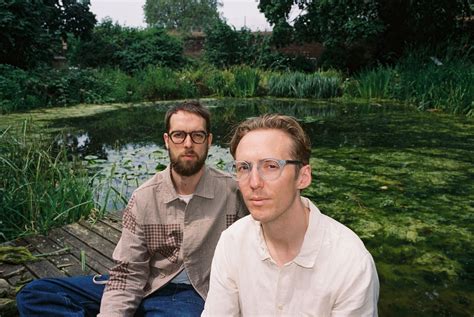 ‎HONNE .